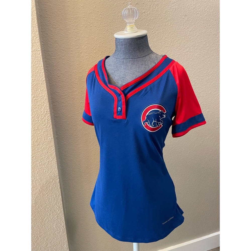NWT Major League Cubs Jersey Sz Small.